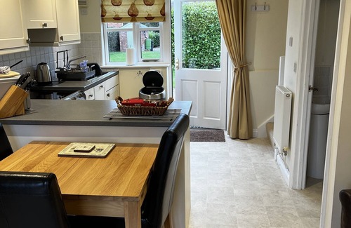 Bodenham Cottage | Orchard Cottage. 2-bedroomed cottage. Short breaks welcome. Free Wi-Fi