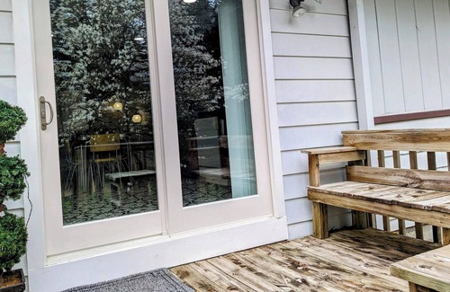 West Branch Cottage | Orchard Cottage - with Fire Pit and Laundry in West Branch