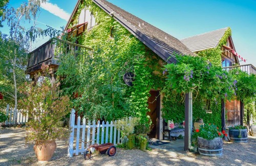 Paso Robles House | Orchard Hill Farm-Elegant Comfort in Desirable West Side Paso Robles!