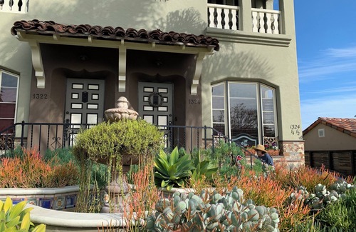 Mid-Wilshire House | Original, classic Spanish two-story Hollywood townhouse in Los Angeles.