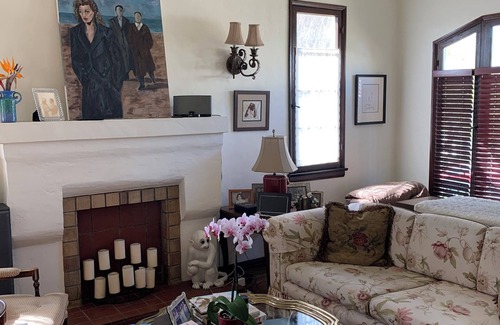 Mid-Wilshire House | Original, classic Spanish two-story Hollywood townhouse in Los Angeles.