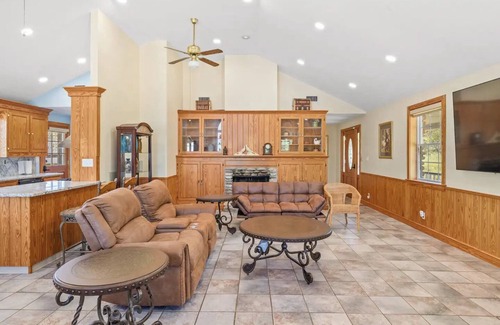 Dripping Springs House | Orion - Luxury Villa w/Pool Deck