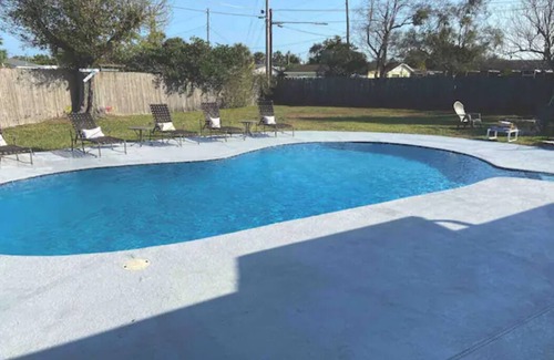 Sky Lake House | ORLANDO BUDGET FRIENDLY HOUSE/PRIVATE POOL/SLEEPS UP TO 12/CLOSE TO EVERYTHING