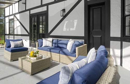St. James Park House | Orlando Getaway | 6BR Retreat w/Pool & Fireplace