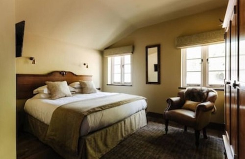 Great Yarmouth House | Ormesby Manor - Warm Well Lodge with bkfst