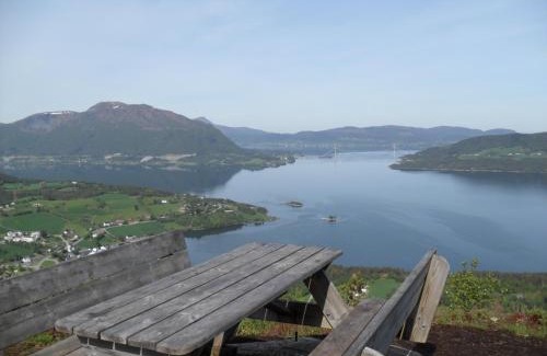 Gjemnes House | Orset setra - back to basic cabin - with amazing view