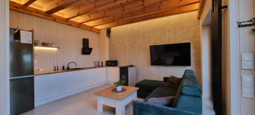 Gostycyn Villa | Osada Miłojeż - całoroczne Domy Premium w Borach Tucholskich, Jacuzzi pod gwiazdami