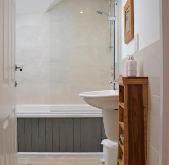 Shaldon Apartment | Osborne House Apt 6