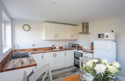 Brynsiencyn Cottage | OSCAR'S PAD, pet friendly, with open fire in Brynsiencyn