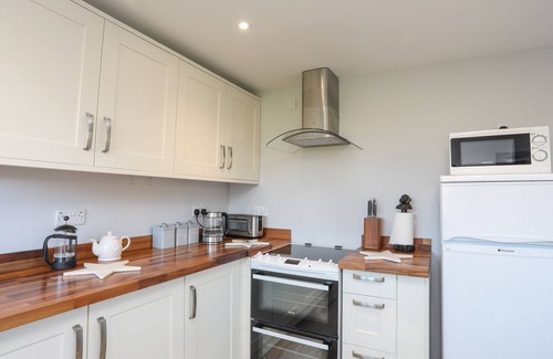 Brynsiencyn Cottage | OSCAR'S PAD, pet friendly, with open fire in Brynsiencyn