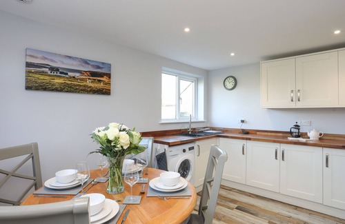 Brynsiencyn Cottage | OSCAR'S PAD, pet friendly, with open fire in Brynsiencyn