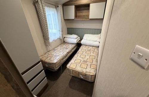 Selsey Other | Oscars Inn, West Sands, Seal Bay Resort