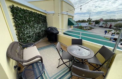 Stuart Apartment | Osceola's Balcony #7