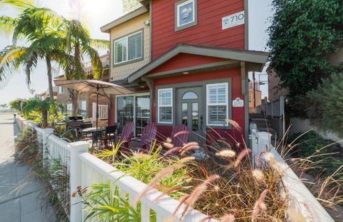 Central Mission Beach House | Ostend Vista Unit A