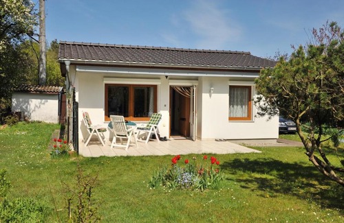 Ribnitz-Damgarten House | Ostsee-Ferienhaus im Grünen