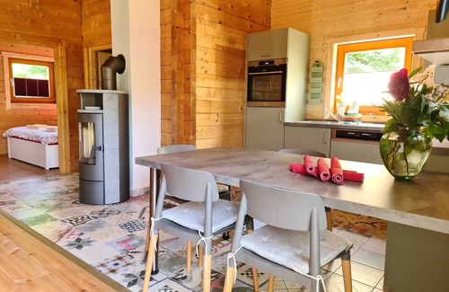 Kroepelin Apartment | Ostsee-Land-Ferienhaus - 3-room vacation home Jennie with terrace and fireplace