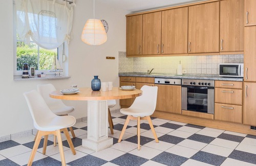 Wieck auf dem Darss House | Ostseeschwimmer - Baltic Sea swimmer (right) Holiday home