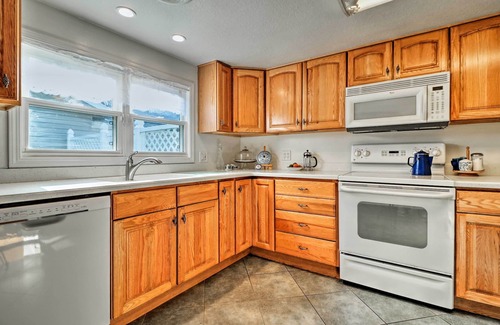 Bedford House | Ottawa Lake Home w/BBQ & Patio, 15 Mi to Toledo