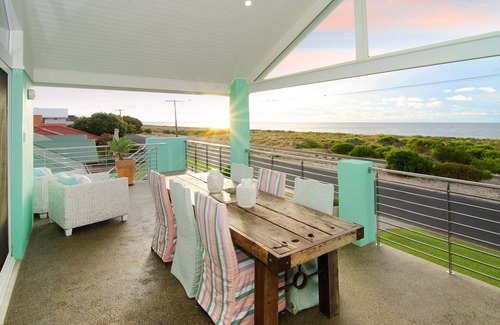 Geographe House | OUR BEACH SHACK- Ultimate beachfront location