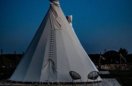 Zuid-Beijerland House | Our Tipi! It is possible to stay in this tipi with 4 people.