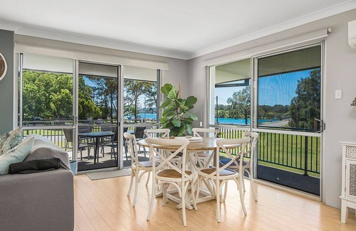 Laurieton House | Our View - 3 bedroom holiday home in laurieton, guest wifi available