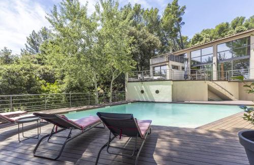 Sauveterre Villa | Ousidou