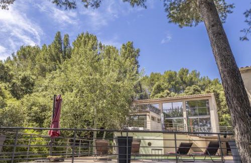 Sauveterre Villa | Ousidou