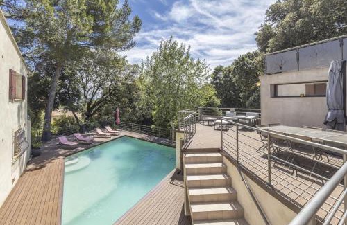 Sauveterre Villa | Ousidou