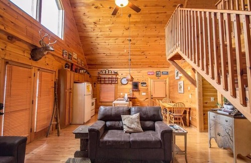 Sevierville Cabin | Out on a Limb Summary