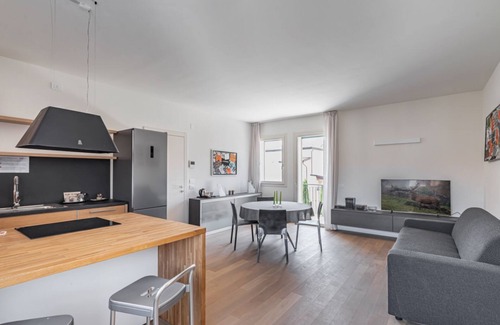 Padova Apartment | Outbuilding used as an apartment located on the first floor.There are 20 steps to access it.In 60 square meters of space it accommodates 4 people, with a double bedroom and a double sofa bed in the living room.There is an external large balcony with a ta