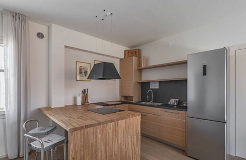 Padova Apartment | Outbuilding used as an apartment located on the first floor.There are 20 steps to access it.In 60 square meters of space it accommodates 4 people, with a double bedroom and a double sofa bed in the living room.There is an external large balcony with a ta