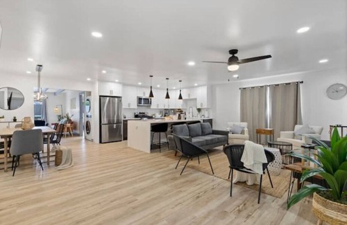 Lincoln Acres House | Outdoor Bar/Jacuzzi/Ocean & Bay Breeze Hideaway