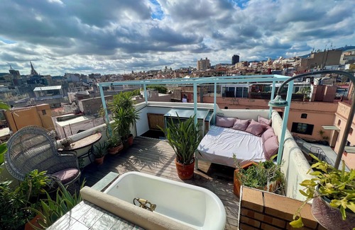 Sant Pere Apartment | Outdoor Bathtub! Stunning 360° Rooftop with Amazing Views in Old City Centre!