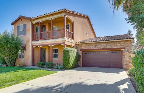 Fresno House | Outdoor Oasis with Fire Pit Pet-Friendly Fresno Gem