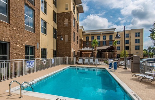 Charleston Apartment | Outdoor Pool + Free Wi-Fi | Great Location!