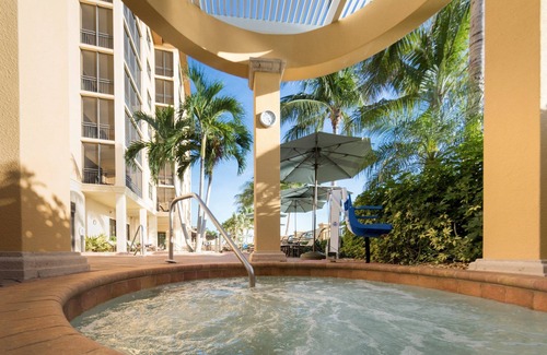 Marco Island Villa | Outdoor Pool, Hot Tub + Beach Shuttle | AC