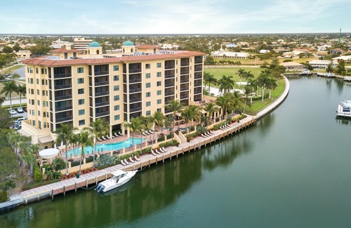 Marco Island Villa | Outdoor Pool, Hot Tub + Beach Shuttle | AC