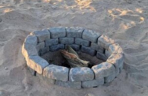 Twentynine Palms RV Rental | Outdoors fire pits w/Beautiful Stars & Moon view