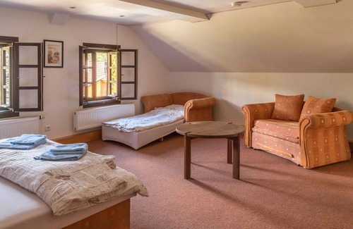 Petrovice u Susice House | Outline B&B Jiricna
