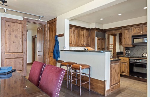 Jackson Condo | Outpost: Grand View 5020A - Fireplace, Elevator, AC!