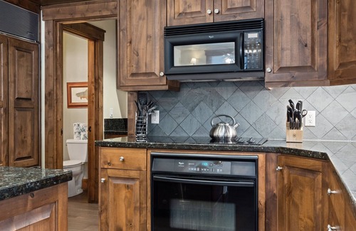 Jackson Condo | Outpost: Grand View 5020A - Fireplace, Elevator, AC!