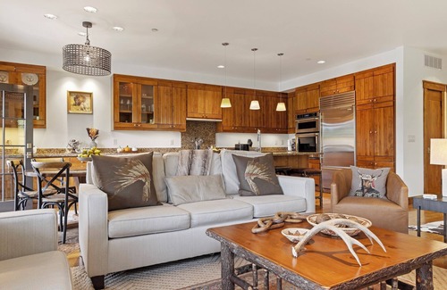 Jackson House | Outpost: Love Ridge 251 - Spacious, Air Conditioned