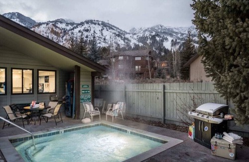 Teton Village Condo | Outpost: Rendezvous B1 -Renovated, Hot Tub Access!