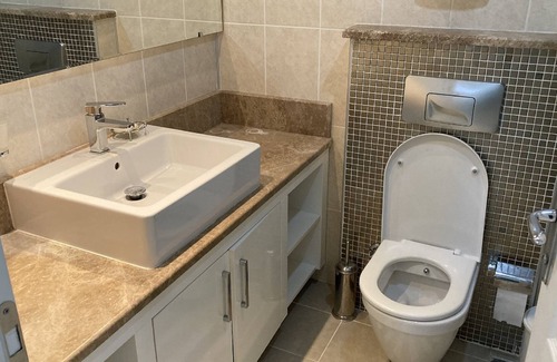 Side Apartment | Outstanding 2 Bed home I-2 in popular gated community, sleeps up to 5 persons
