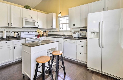 West Columbus House | Outstanding Columbus Retreat w/ Spacious Yard