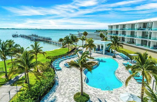 Melbourne Beach House | Over the Moon | New! Luxe Beach House on Space Coast ft. NASA Theme Room, More