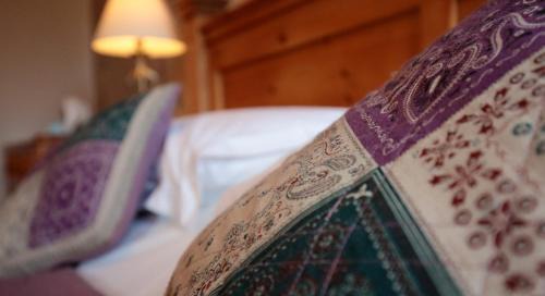 Whitby House | Overdale Guesthouse and Free Parking