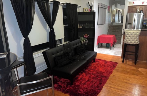 Maywood House | OVERSIZED house located 20min ORD/MDW airports, 15min D/T Chg. 1min to I-290.