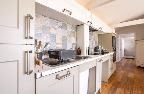 Llanfaelog Cottage | Owain’s Lake View : Pet-Friendly 1‑Bed Lakeside Apartment with Maelog Lake Views | Managed by Angles