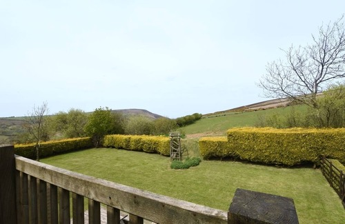 Ilfracombe Cottage | OWLS ROOST, family friendly, with hot tub in Combe Martin